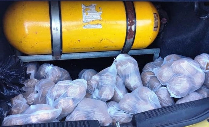 PM encontra 7,5 quilos de cocaína em táxi