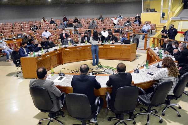 Câmara cassa mandato de Paulinho do Raio-X por unanimidade