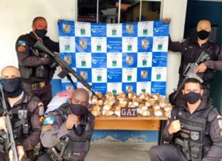 Polícia apreende mais de mil pinos de cocaína em Barra do Piraí
