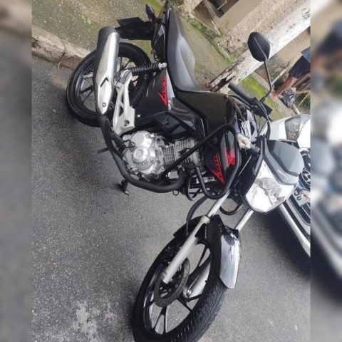 Motoboy tem moto furtada em Volta Redonda