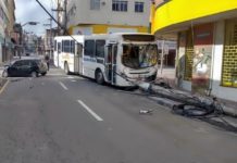 Três ficam feridos em acidente no Centro de Volta Redonda